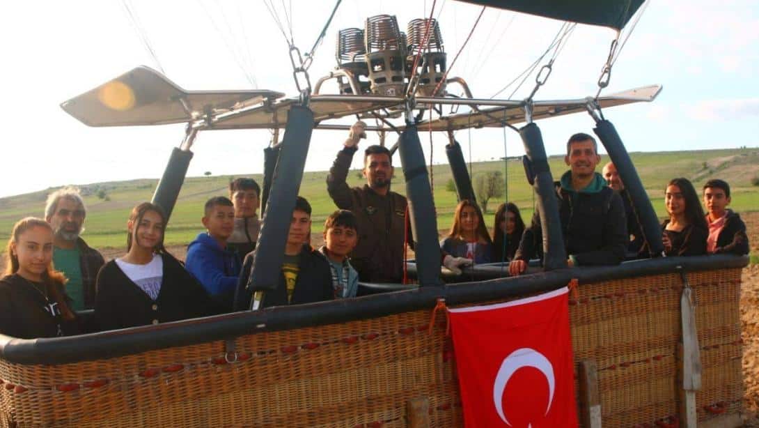Ihlara'da 19 Mayıs Coşkusu: Balonlar Gökyüzüne Yükseldi 