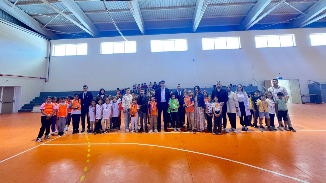 İlçemizde İlkokullar Arası Geleneksel Çocuk Oyunları Düzenlendi